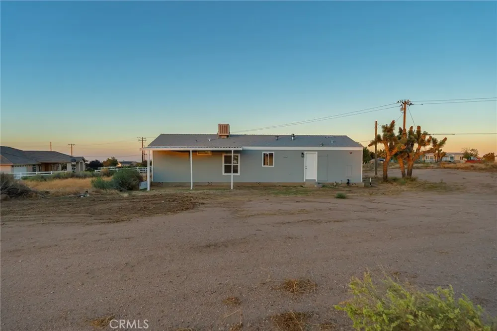 9572 Smith Road Phelan, CA 92371