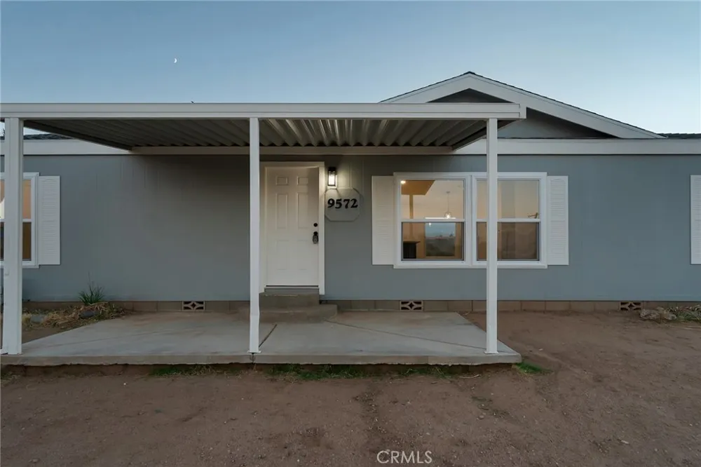 9572 Smith Road Phelan, CA 92371