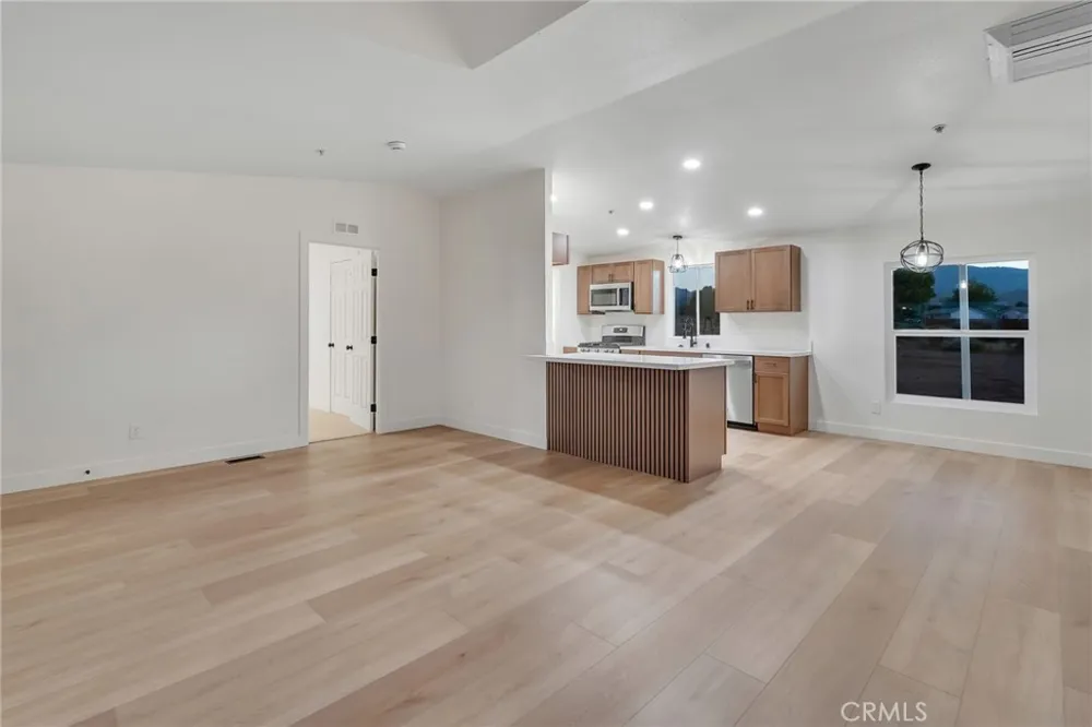 9572 Smith Road Phelan, CA 92371