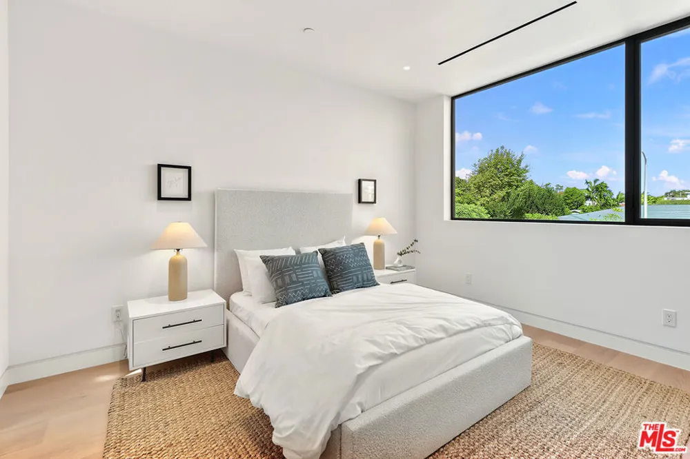 2031 Glyndon Avenue Venice, CA 90291
