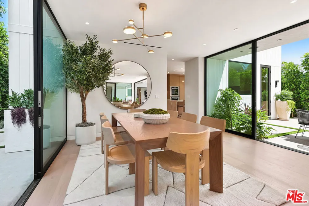 2031 Glyndon Avenue Venice, CA 90291