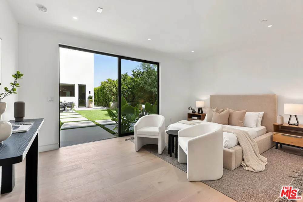 2031 Glyndon Avenue Venice, CA 90291