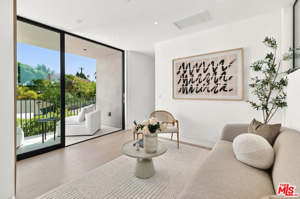 2031 Glyndon Avenue Venice, CA 90291