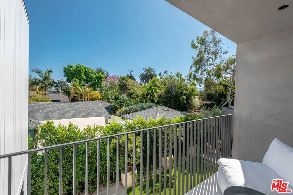 2031 Glyndon Avenue Venice, CA 90291