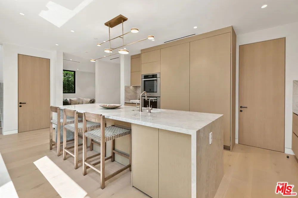 2031 Glyndon Avenue Venice, CA 90291