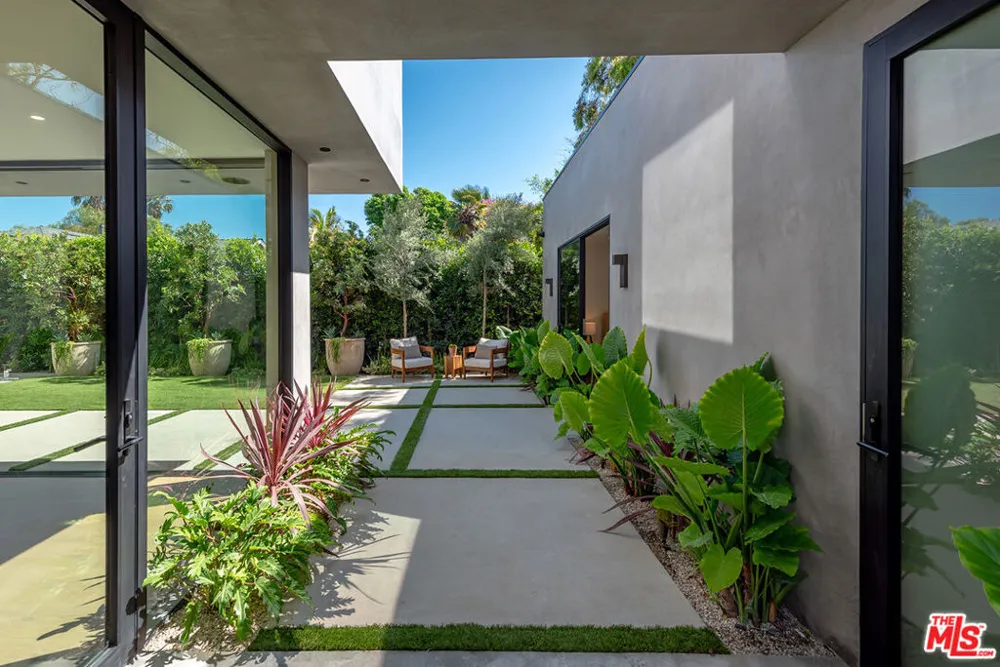 2031 Glyndon Avenue Venice, CA 90291