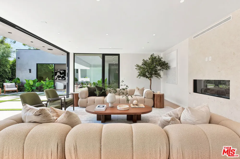 2031 Glyndon Avenue Venice, CA 90291