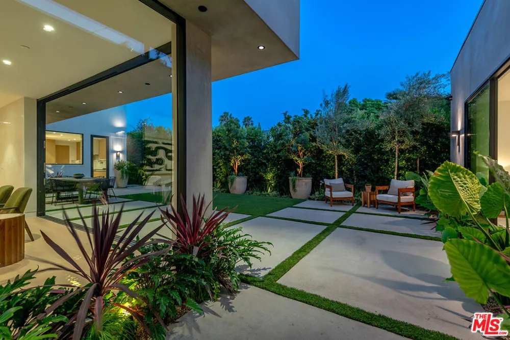 2031 Glyndon Avenue Venice, CA 90291