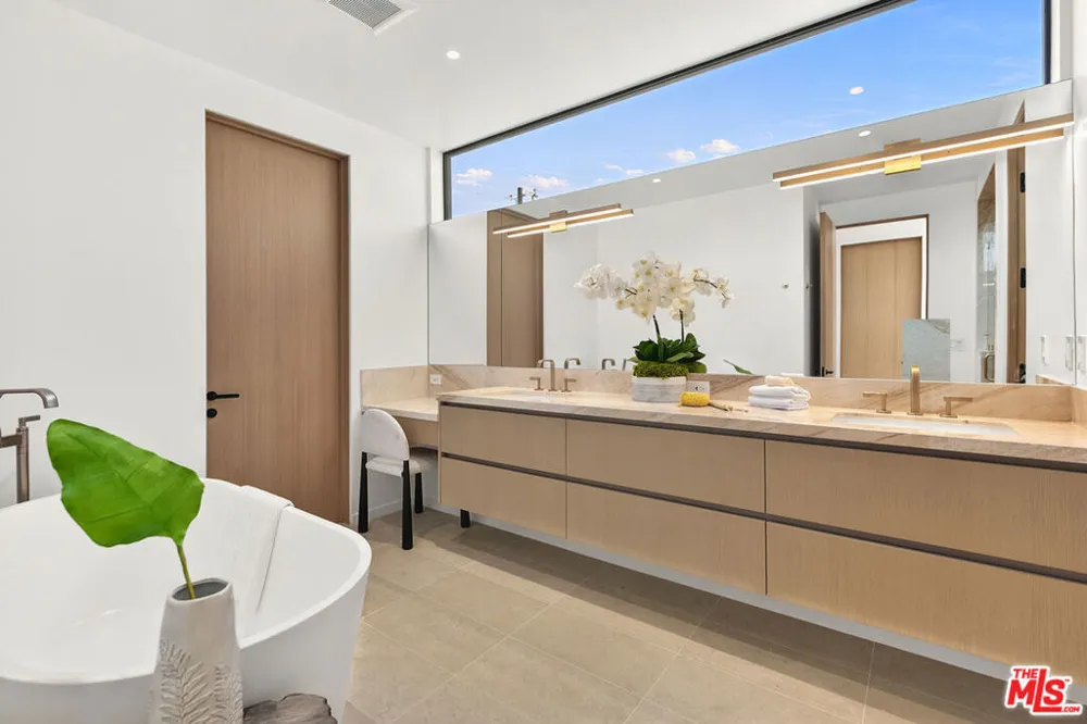 2031 Glyndon Avenue Venice, CA 90291