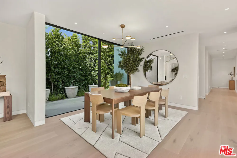 2031 Glyndon Avenue Venice, CA 90291