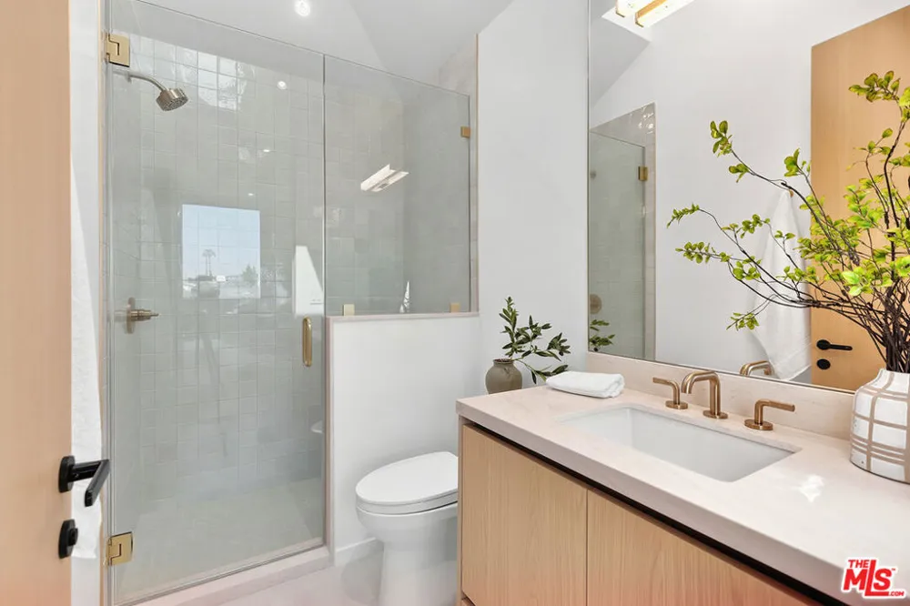 2031 Glyndon Avenue Venice, CA 90291
