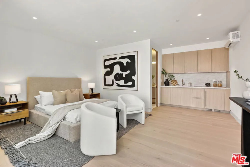 2031 Glyndon Avenue Venice, CA 90291
