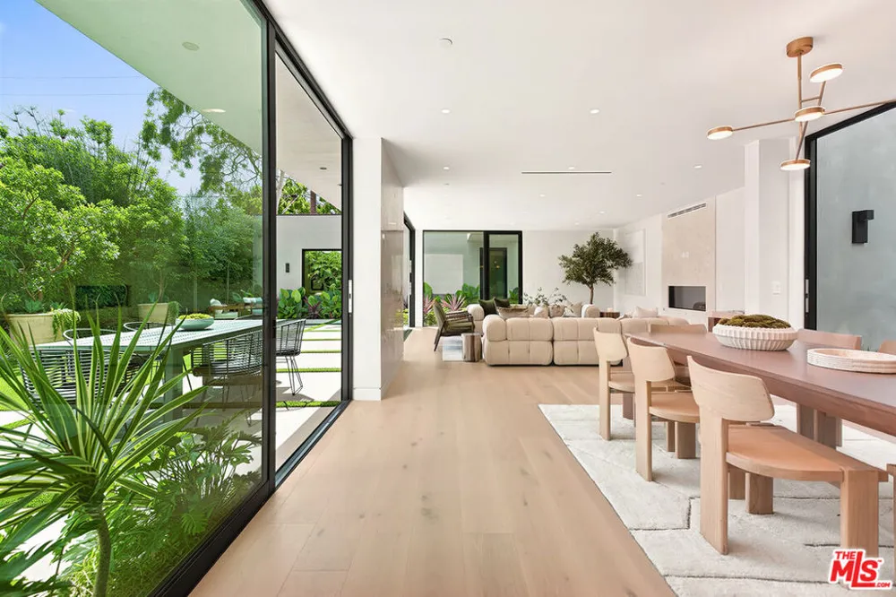 2031 Glyndon Avenue Venice, CA 90291