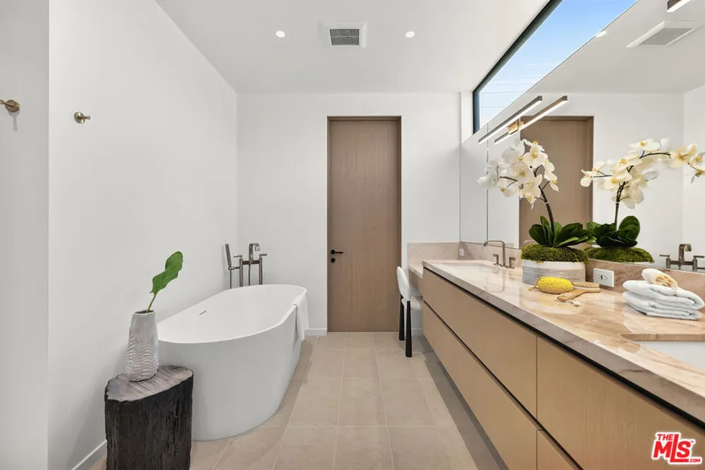2031 Glyndon Avenue Venice, CA 90291
