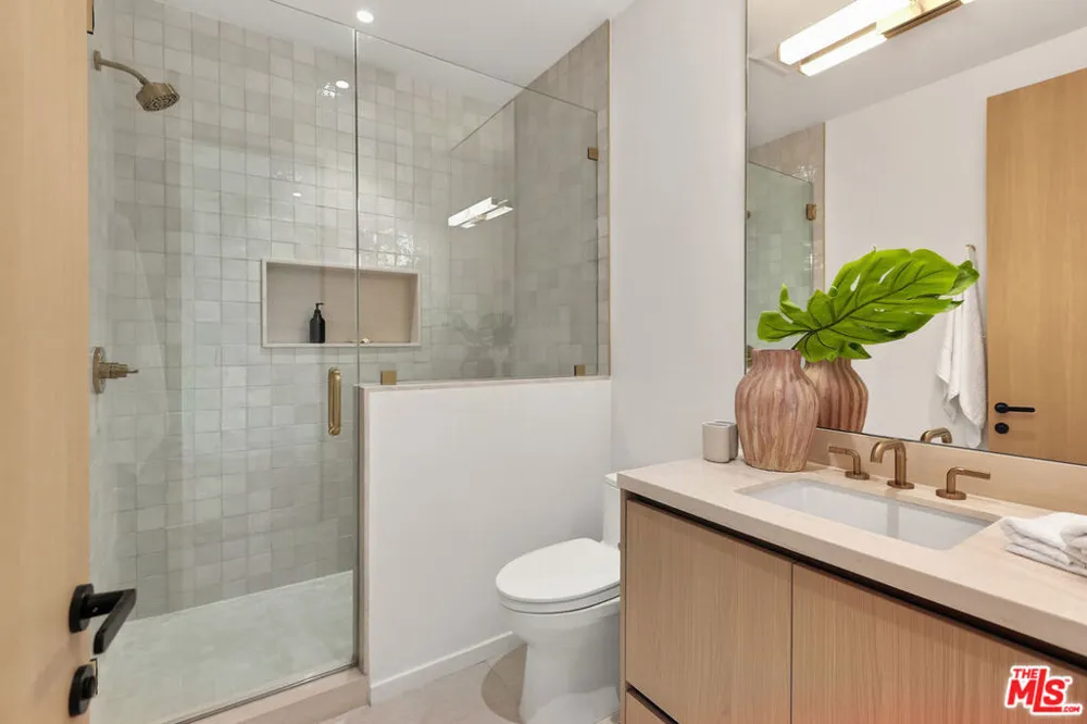 2031 Glyndon Avenue Venice, CA 90291