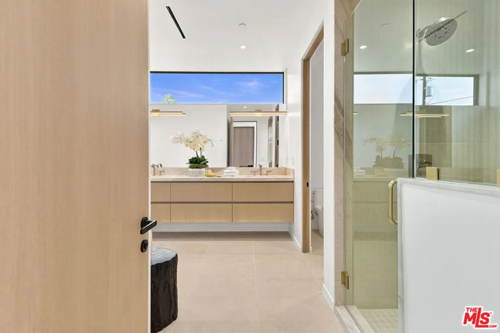 2031 Glyndon Avenue Venice, CA 90291
