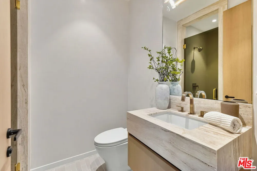 2031 Glyndon Avenue Venice, CA 90291