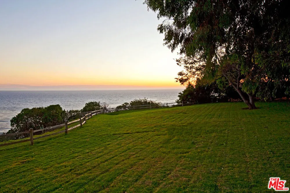 32752 Pacific Coast Highway Malibu, CA 90265