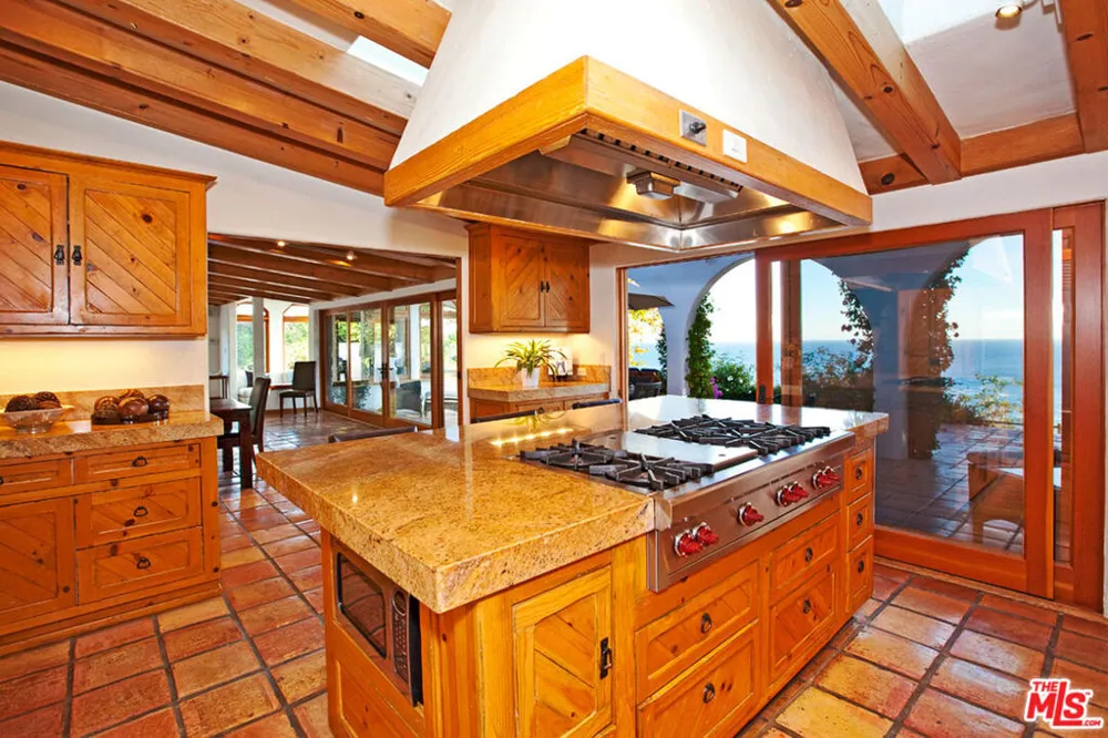 32752 Pacific Coast Highway Malibu, CA 90265