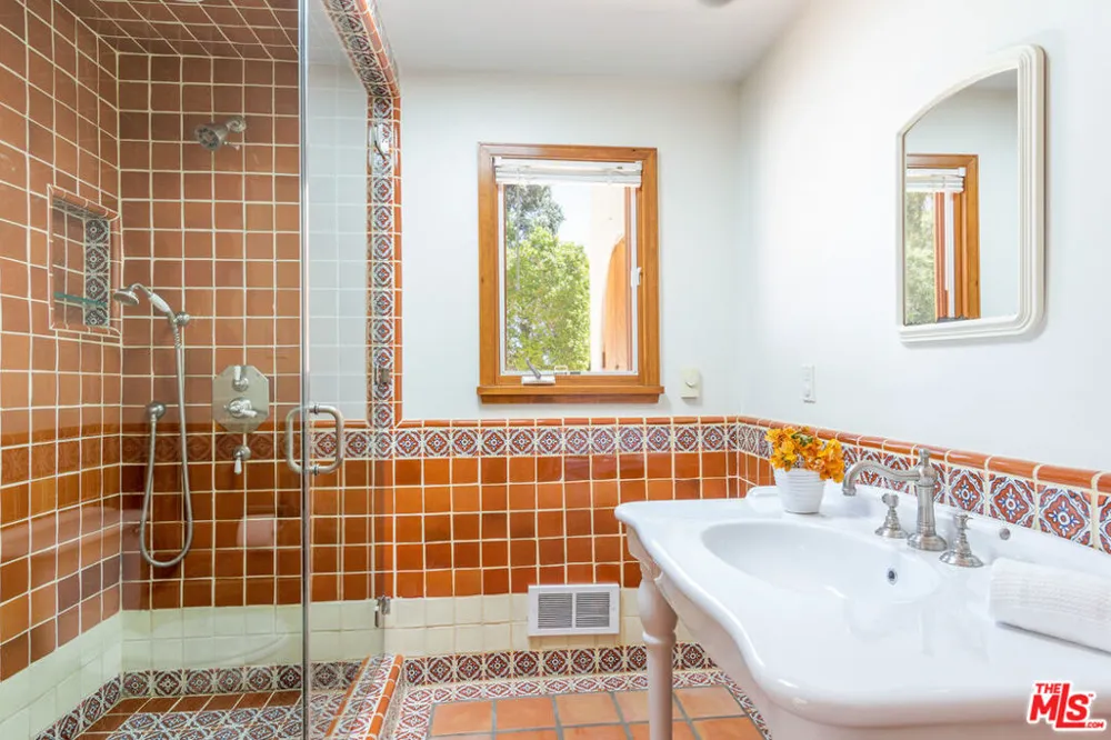 32752 Pacific Coast Highway Malibu, CA 90265