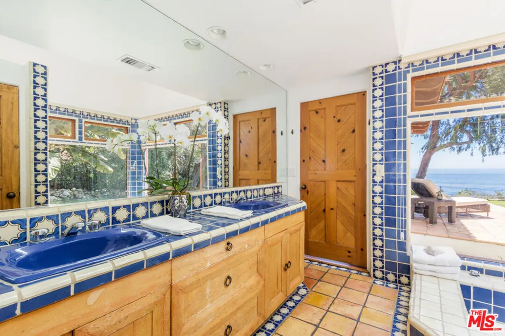 32752 Pacific Coast Highway Malibu, CA 90265