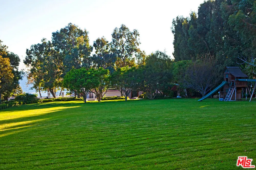 32752 Pacific Coast Highway Malibu, CA 90265