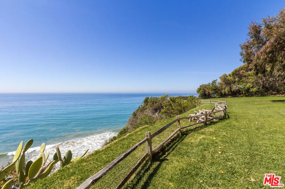 32752 Pacific Coast Highway Malibu, CA 90265