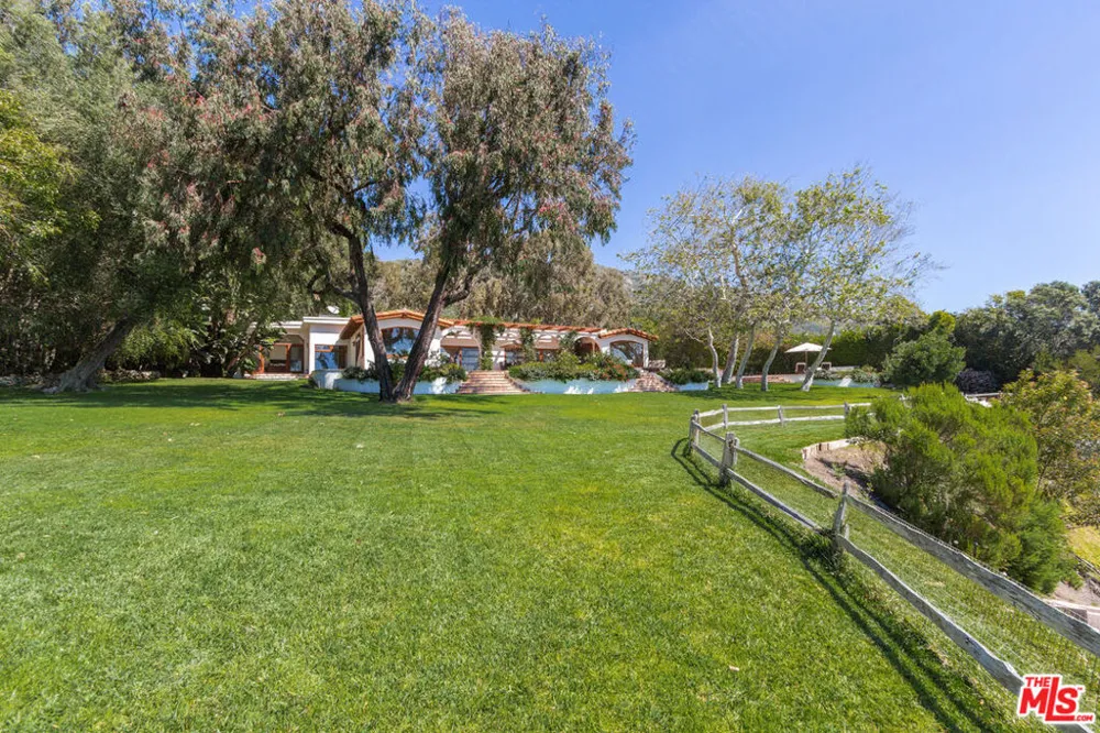 32752 Pacific Coast Highway Malibu, CA 90265