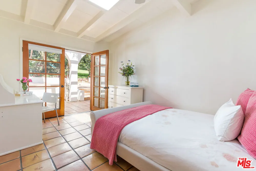 32752 Pacific Coast Highway Malibu, CA 90265