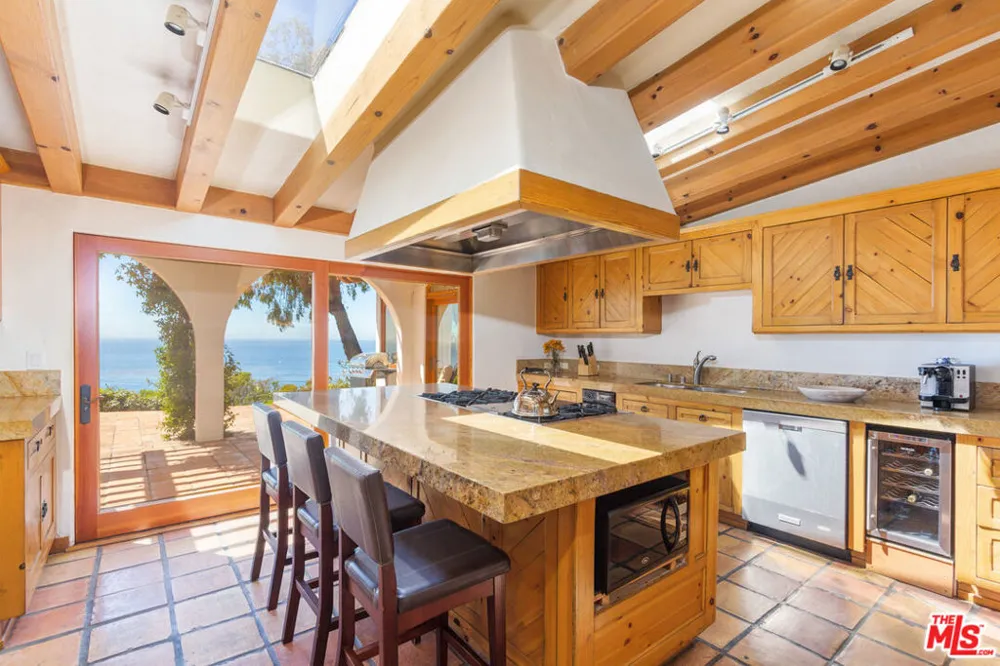 32752 Pacific Coast Highway Malibu, CA 90265