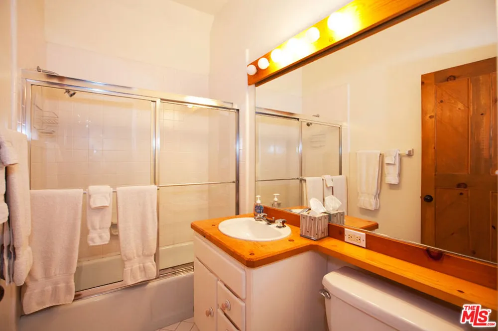 32752 Pacific Coast Highway Malibu, CA 90265