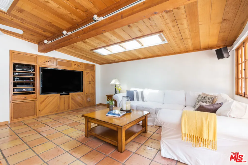 32752 Pacific Coast Highway Malibu, CA 90265