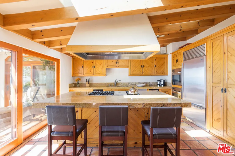 32752 Pacific Coast Highway Malibu, CA 90265