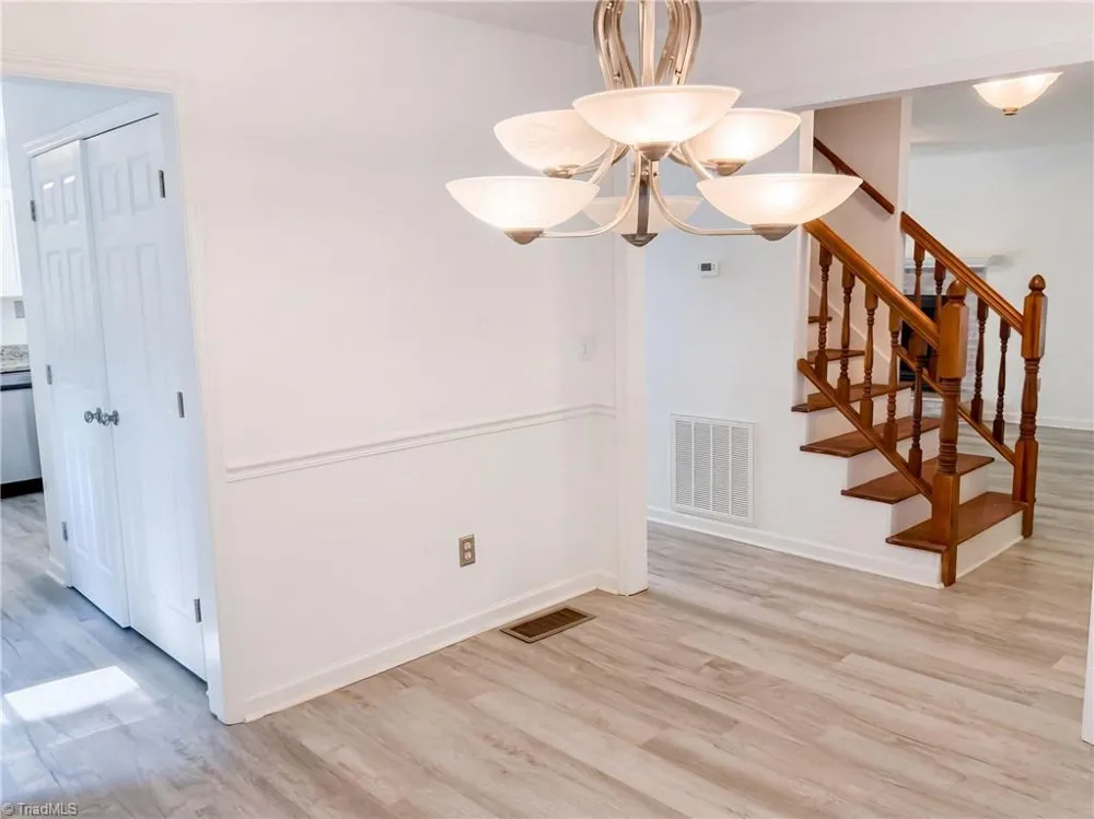 4219 King Edward Court Greensboro, NC 27455