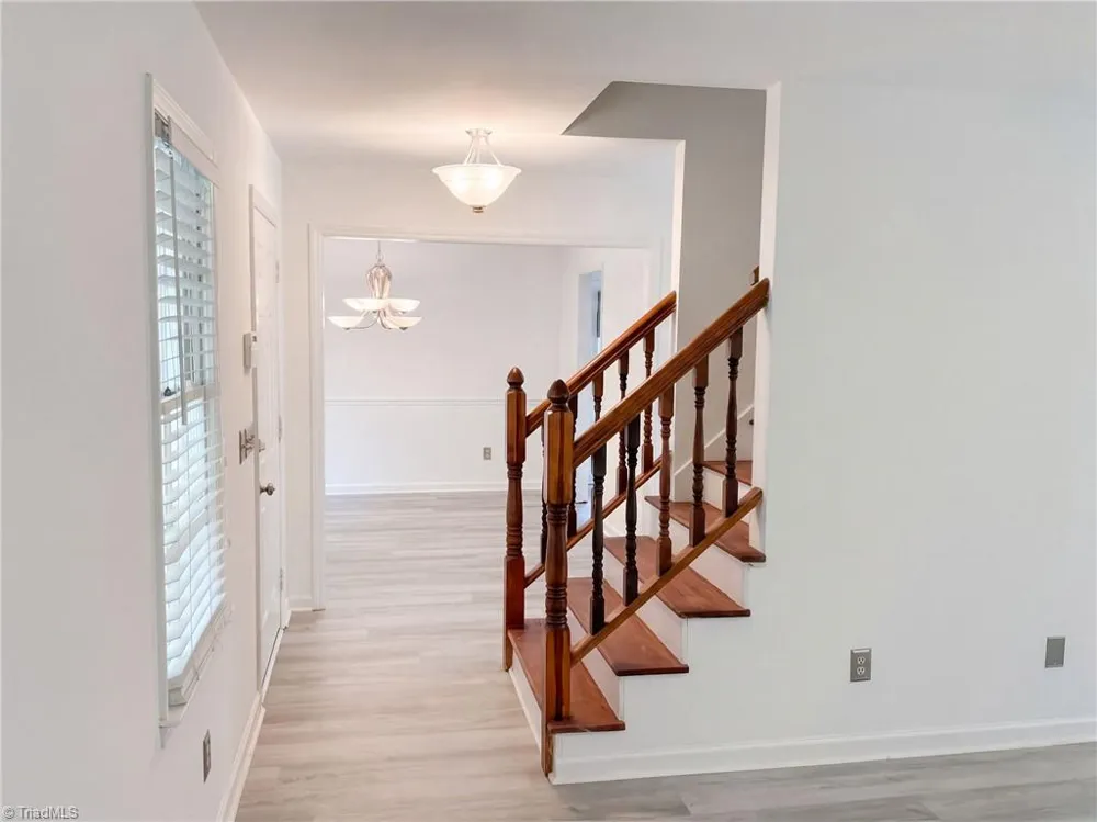 4219 King Edward Court Greensboro, NC 27455