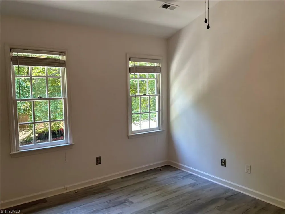 4219 King Edward Court Greensboro, NC 27455