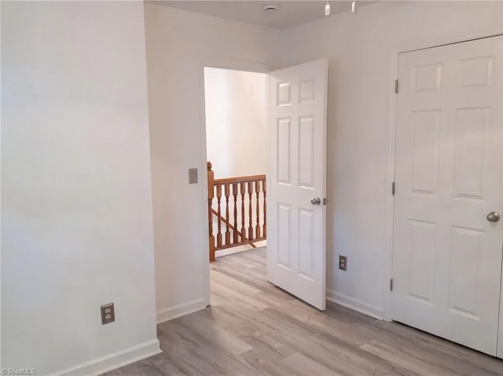 4219 King Edward Court Greensboro, NC 27455