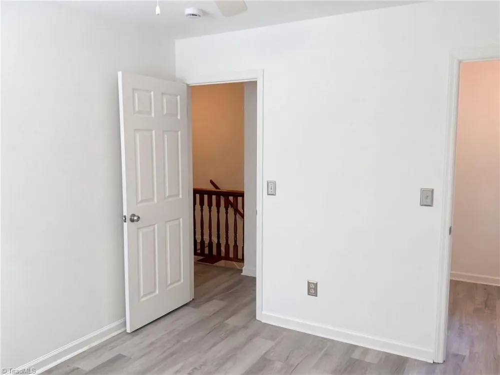 4219 King Edward Court Greensboro, NC 27455