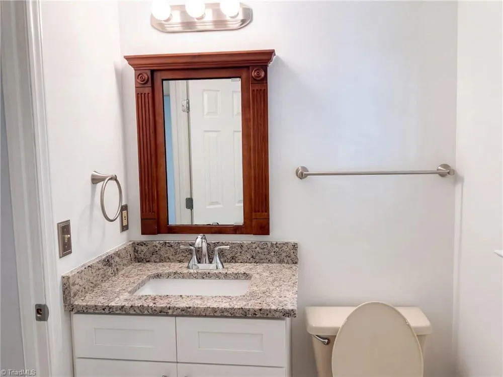 4219 King Edward Court Greensboro, NC 27455
