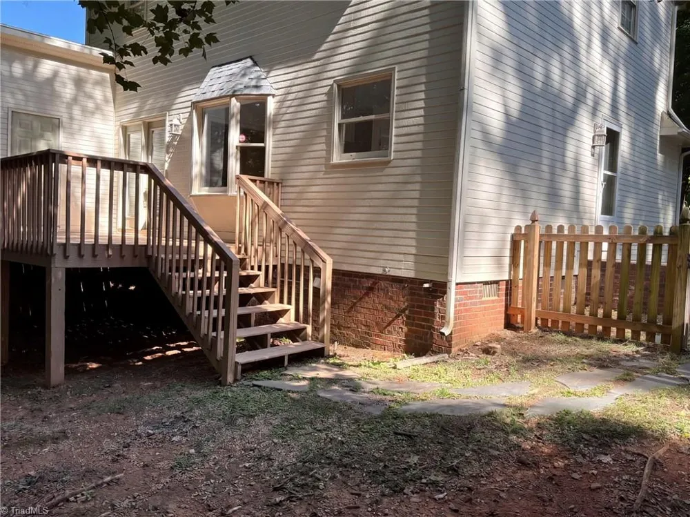 4219 King Edward Court Greensboro, NC 27455