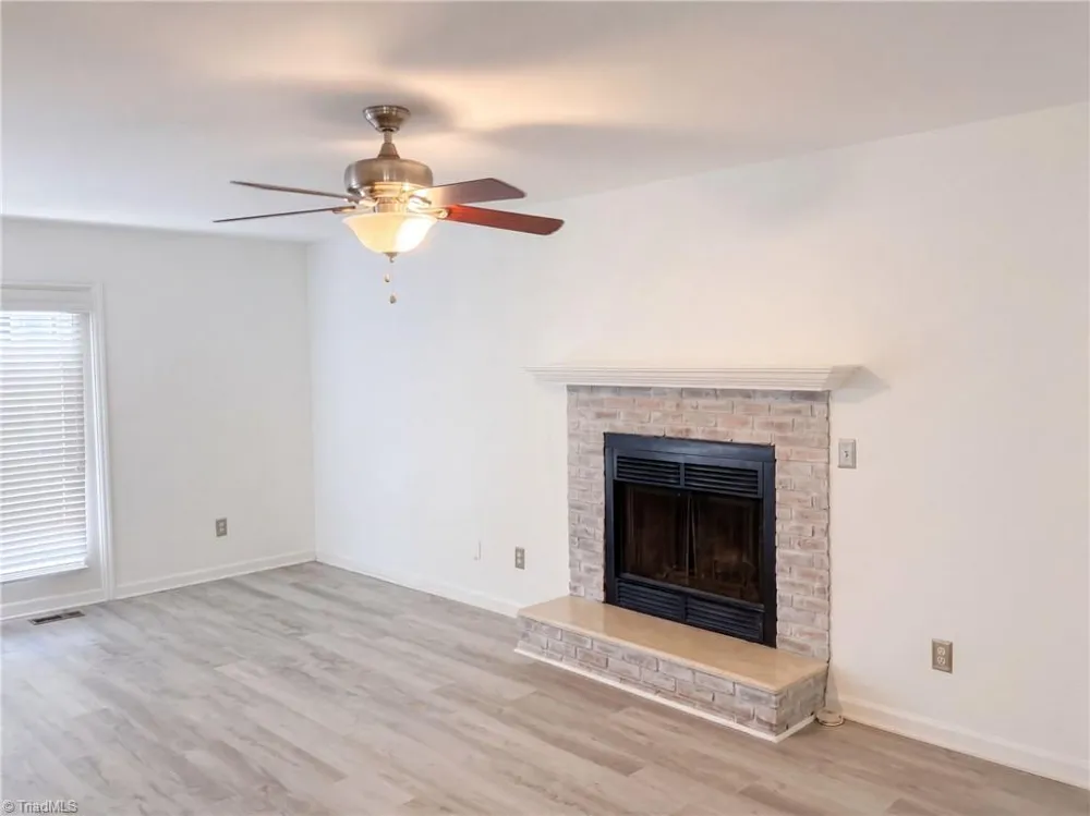 4219 King Edward Court Greensboro, NC 27455