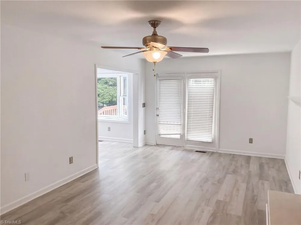 4219 King Edward Court Greensboro, NC 27455