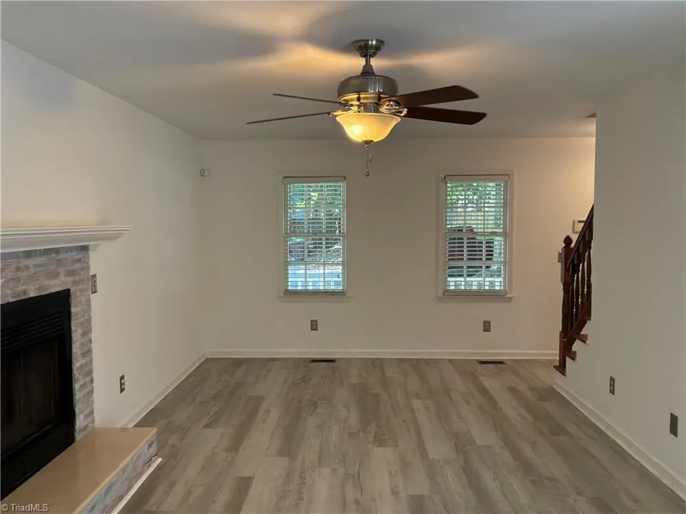 4219 King Edward Court Greensboro, NC 27455