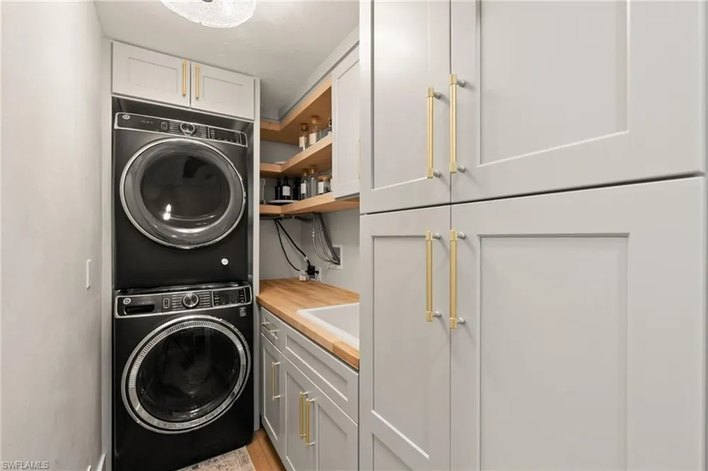 3745 Weymouth Circle Naples, FL 34112