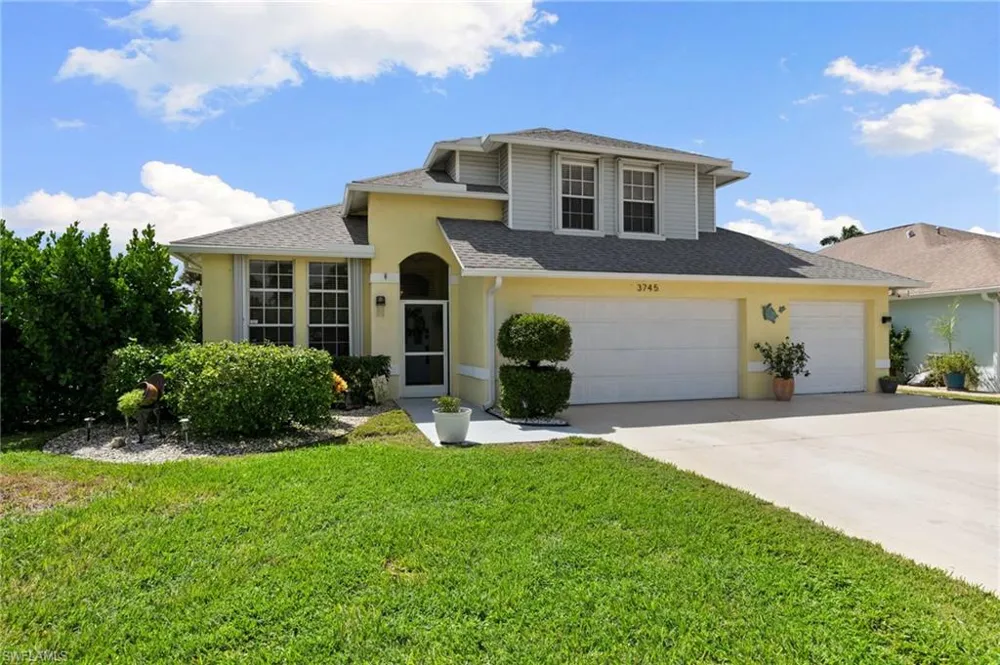 3745 Weymouth Circle Naples, FL 34112