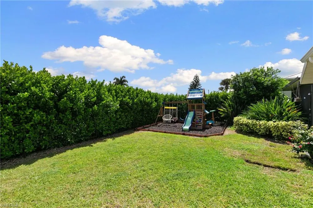 3745 Weymouth Circle Naples, FL 34112