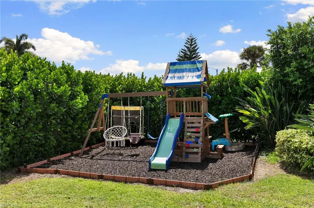 3745 Weymouth Circle Naples, FL 34112