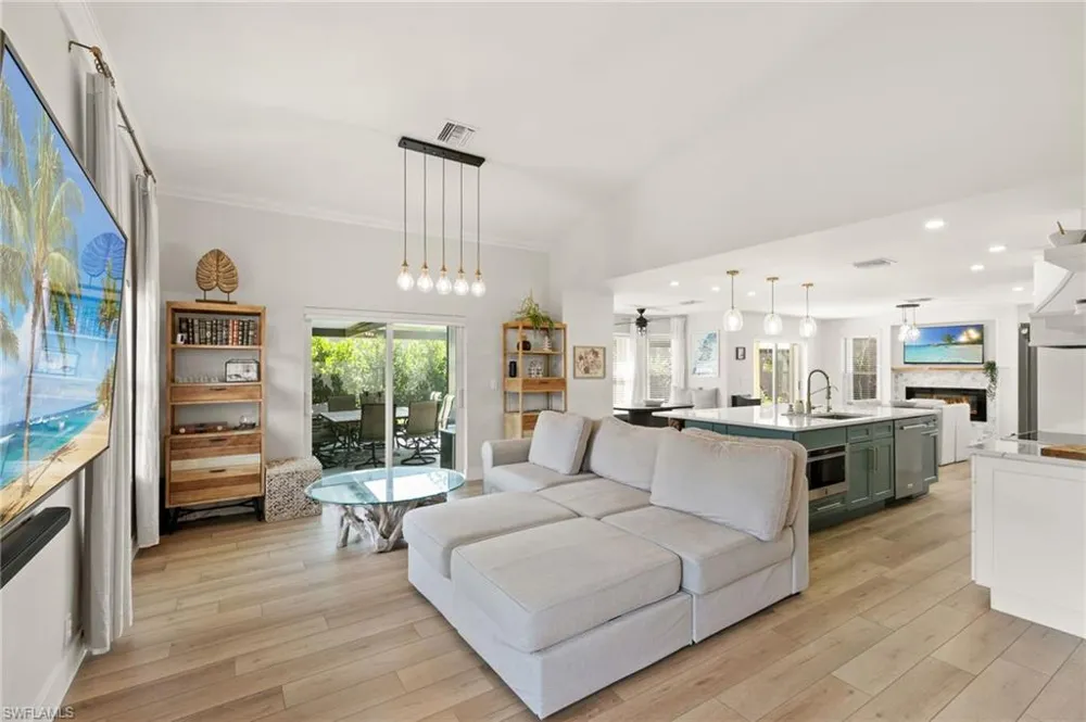 3745 Weymouth Circle Naples, FL 34112