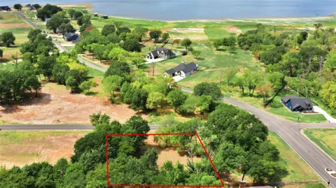 703 Clubview Drive