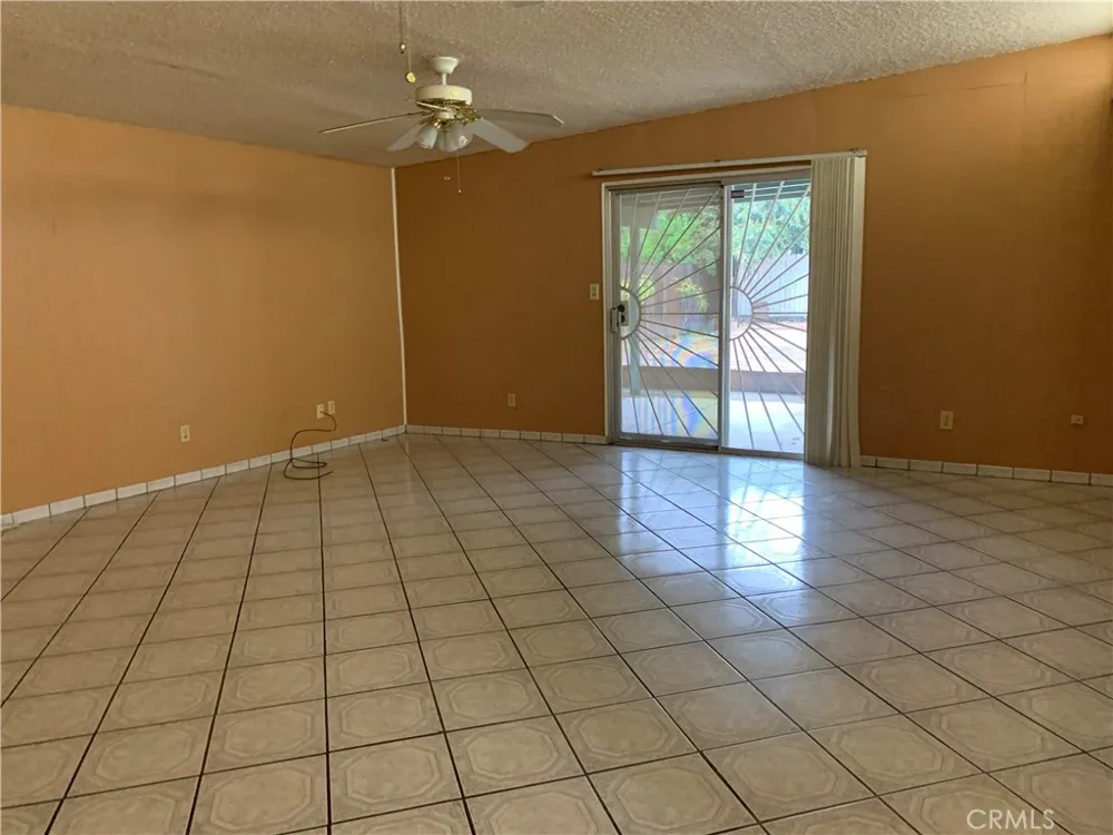 1424 Lynwood Way Highland, CA 92346